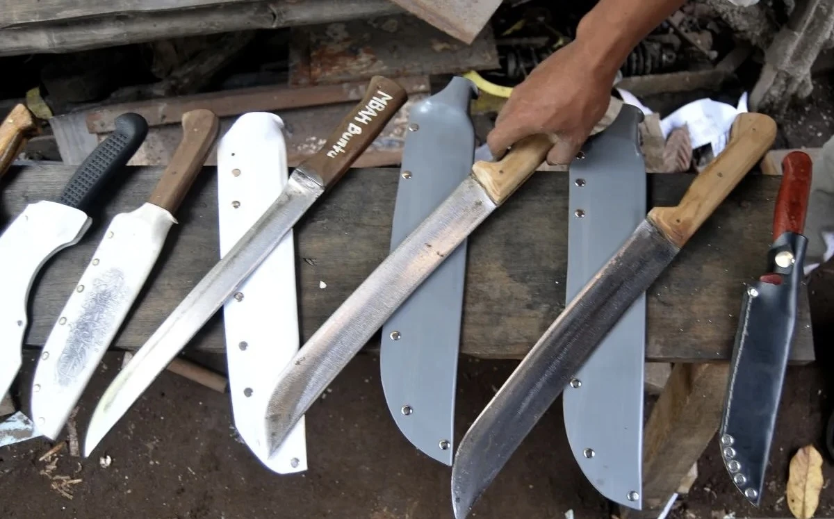 Juleha Ingatkan Pisau Kurban Jangan Asal, Gagang Kayu Berisiko Sebarkan Penyakit