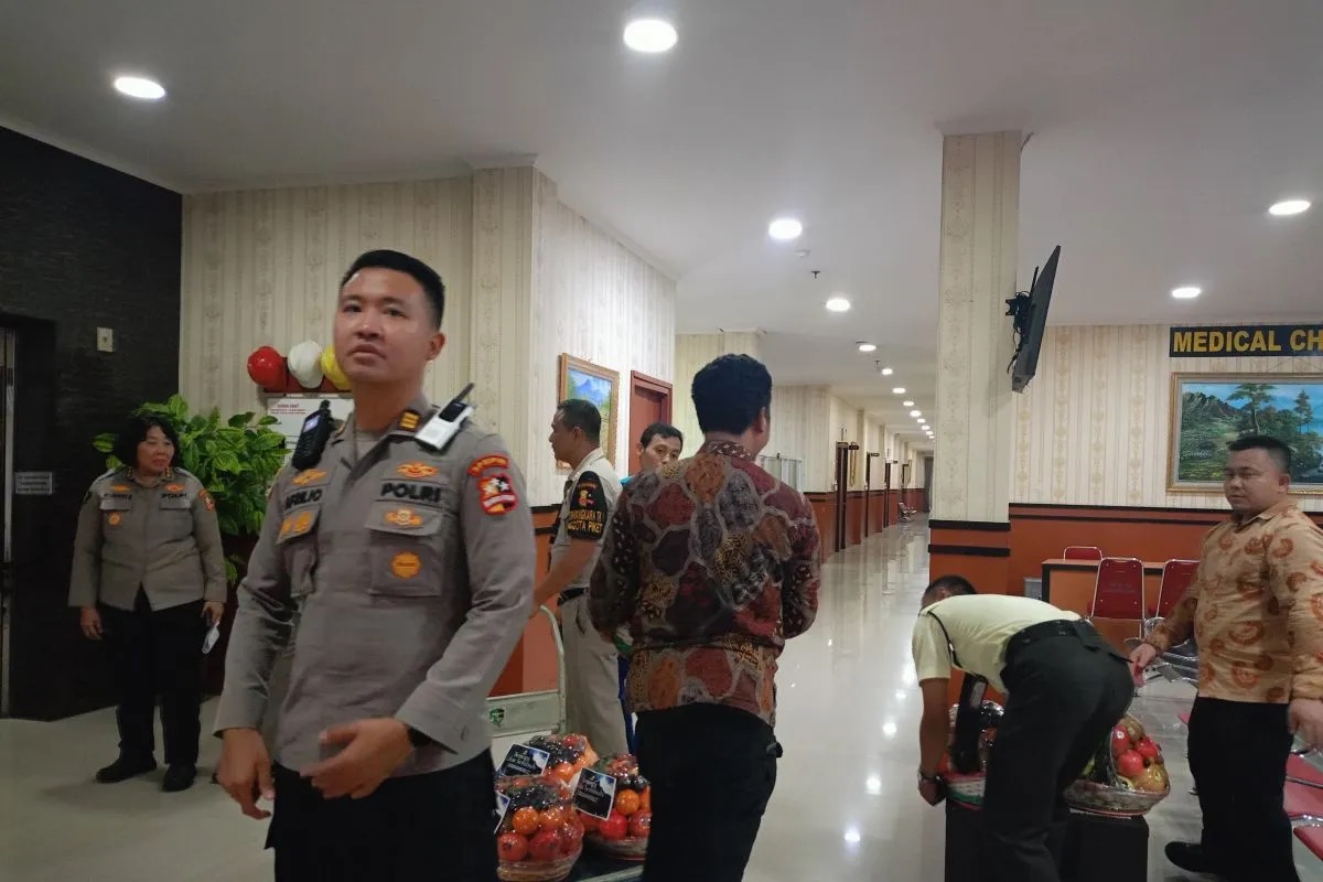 RS Polri Rawat 31 Anggota Polisi Yang Terluka Akibat Aksi Unjuk Rasa