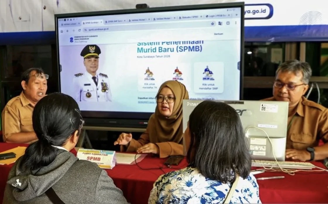 Posko SPMB di Kota Surabaya, Jawa Timur