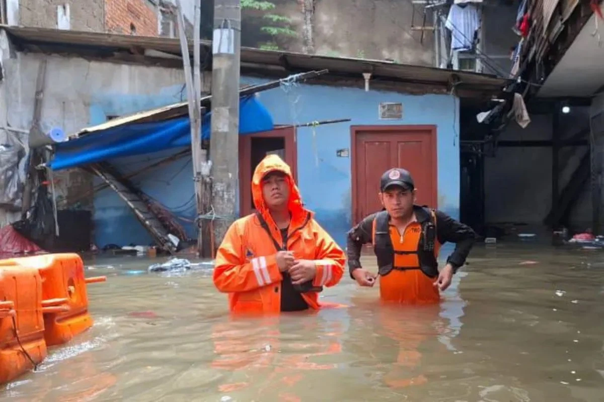 Update Banjir Jakarta, 15 RT dan 20 Ruas Jalan Terendam