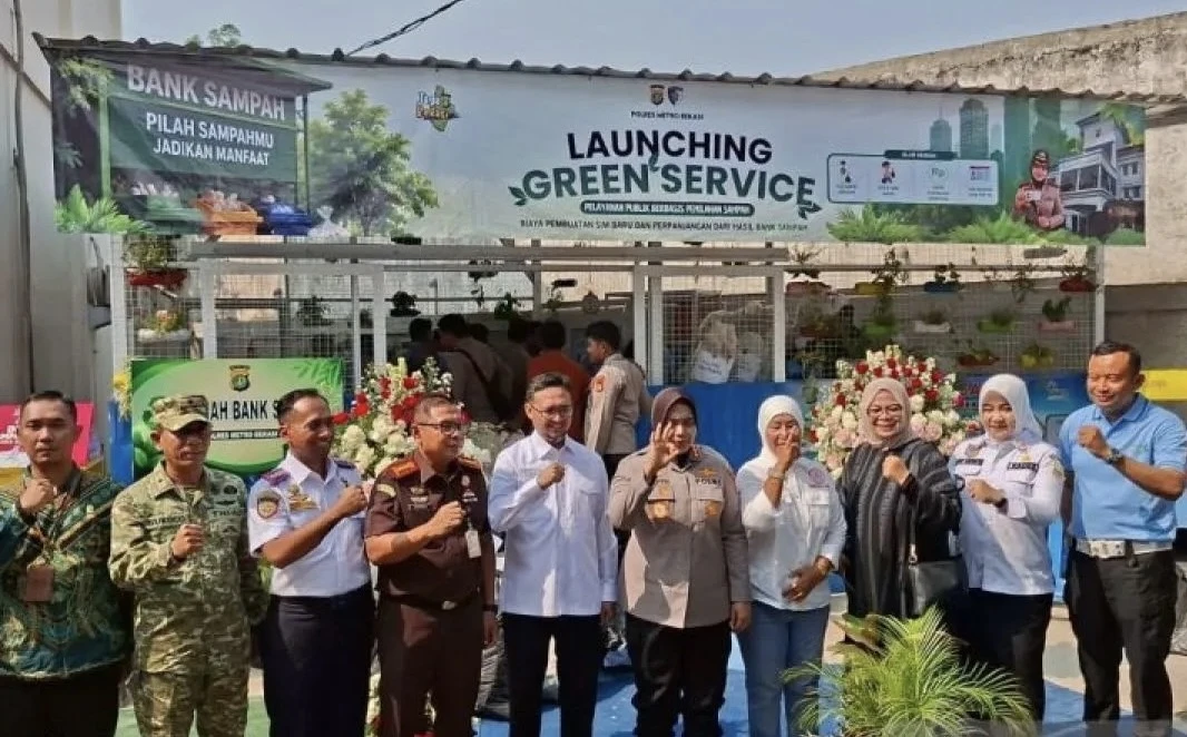 Di Bekasi, Bayar SIM dan SKCK Bisa Pakai Sampah