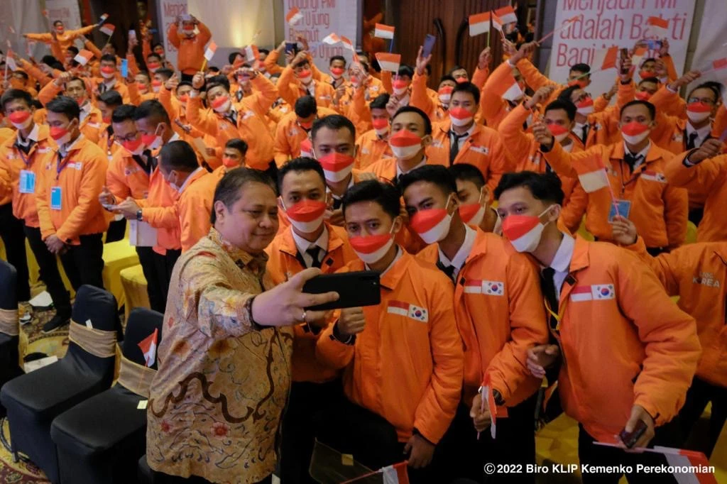 Pemerintah Kejar Target 500 Ribu PMI hingga 2029 lewat Program SMK Go Global
