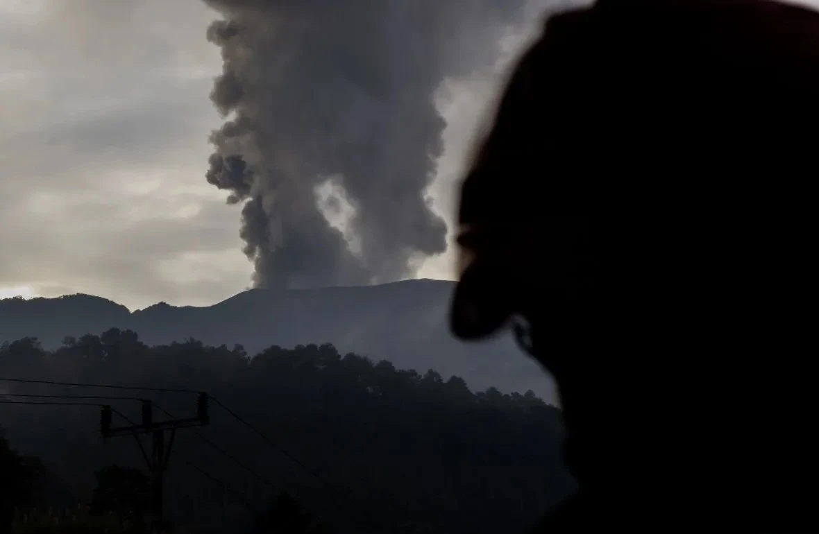 Erupsi Perdana Awal 2026, Gunung Marapi Meletus