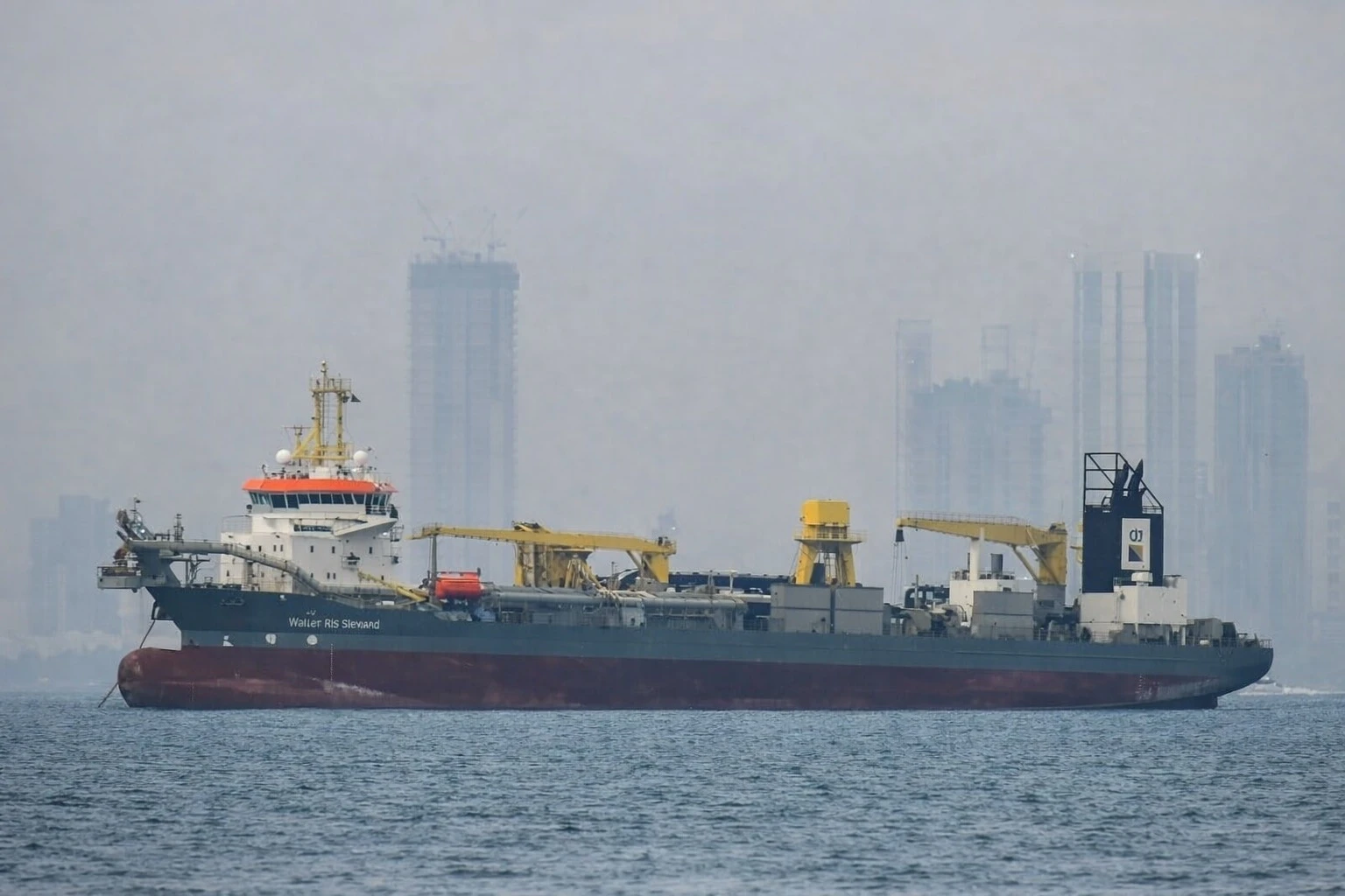 Lalu Lintas Kapal di Selat Hormuz Mulai Pulih