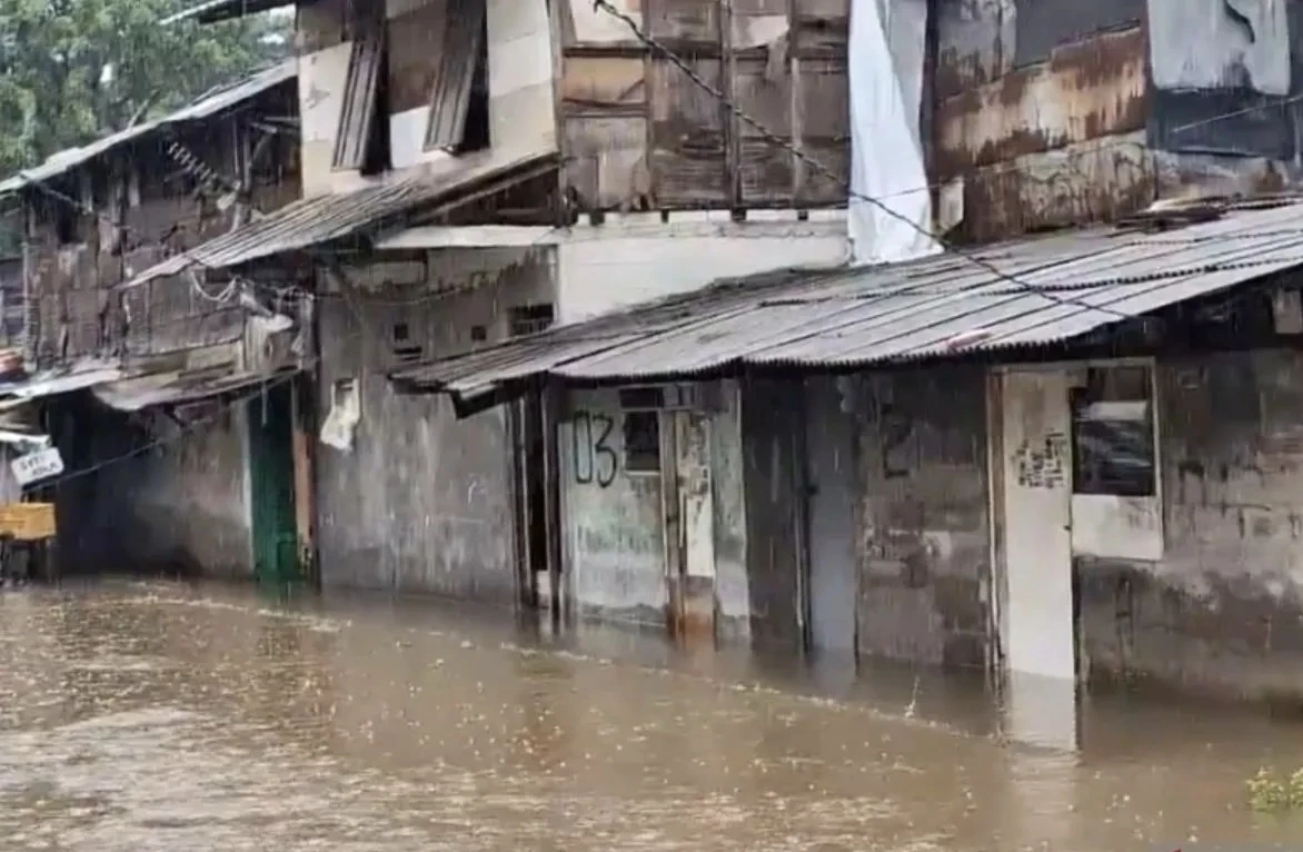 Kali Cakung Meluap, Ratusan Rumah di Cakung Timur Terendam