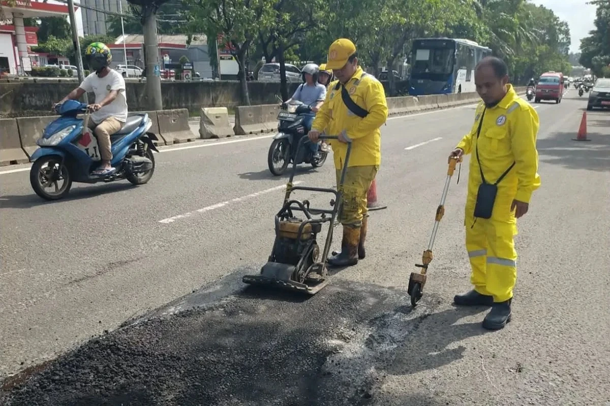 Inventarisir Jalanan Rusak Pascabanjir di Jakarta, Polisi Dorong Perbaikan Segera