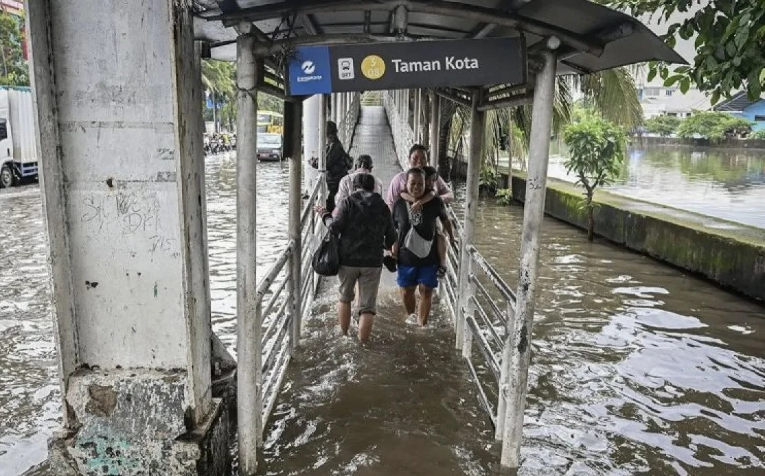 Makin Meluas, Banjir Jakarta Kini Melanda 35 RT dan 10 Ruas Jalan