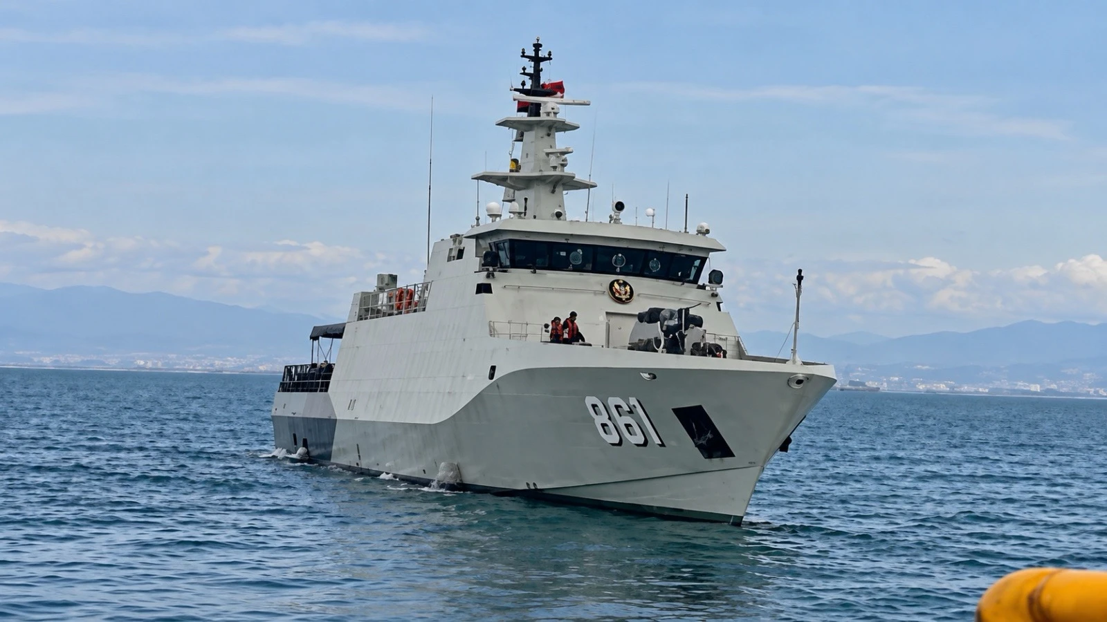 TNI AL Kerahkan 3 KRI Cari 5 Jurnalis Hilang di Selat Sunda