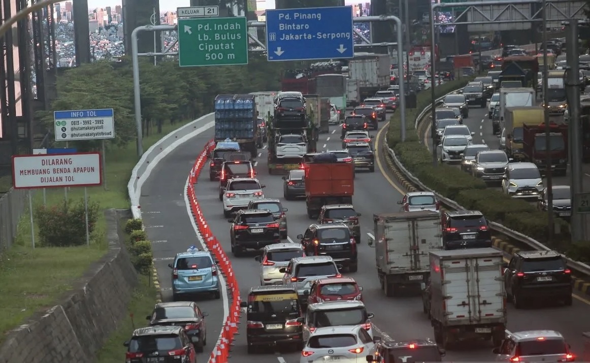 Korlantas Polri Tegaskan Kendaraan Sumbu Tiga Dilarang Lintasi Jalan Tol selama Nataru