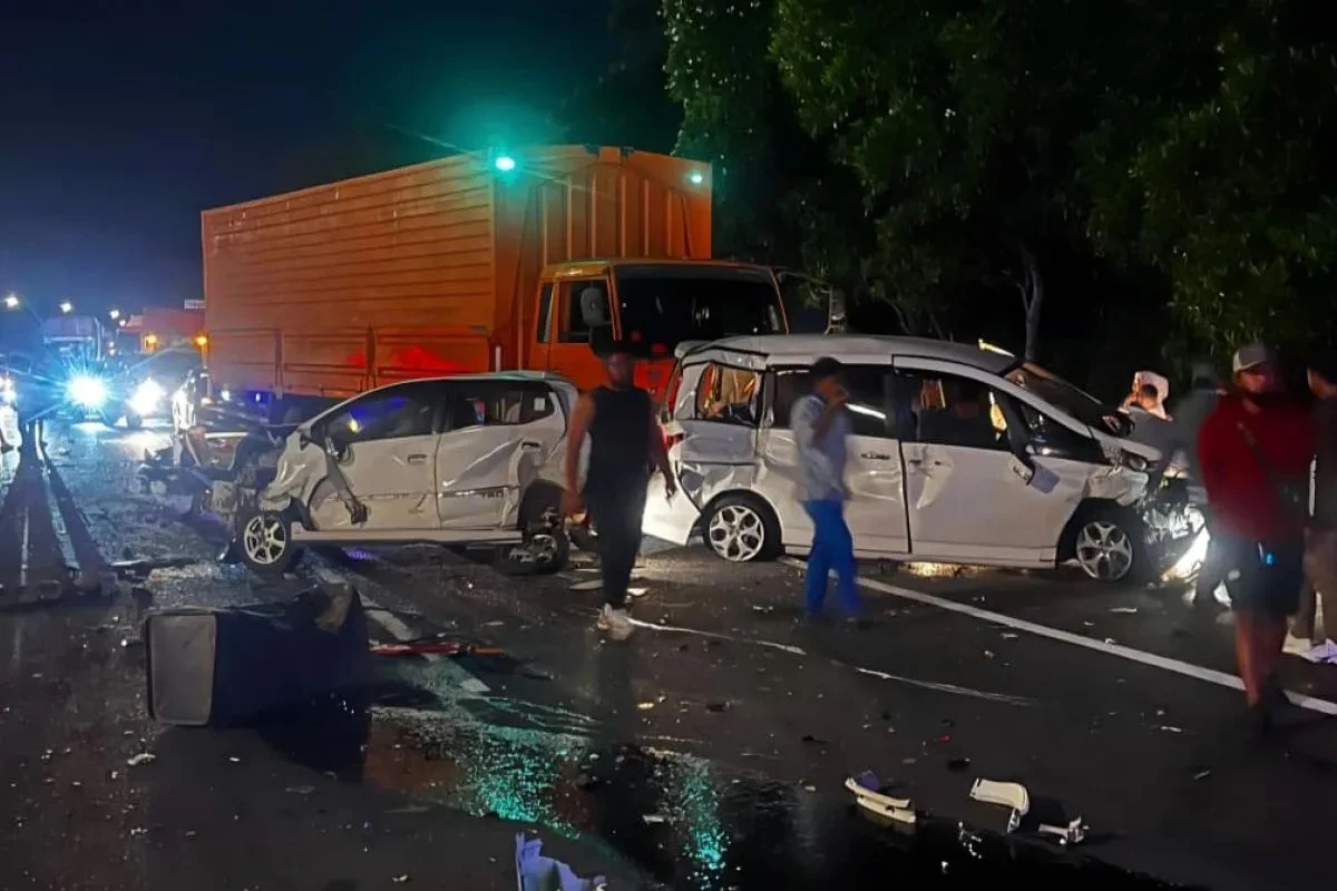 Kecelakaan beruntun di tol Cipularang KM93 arah Jakarta,