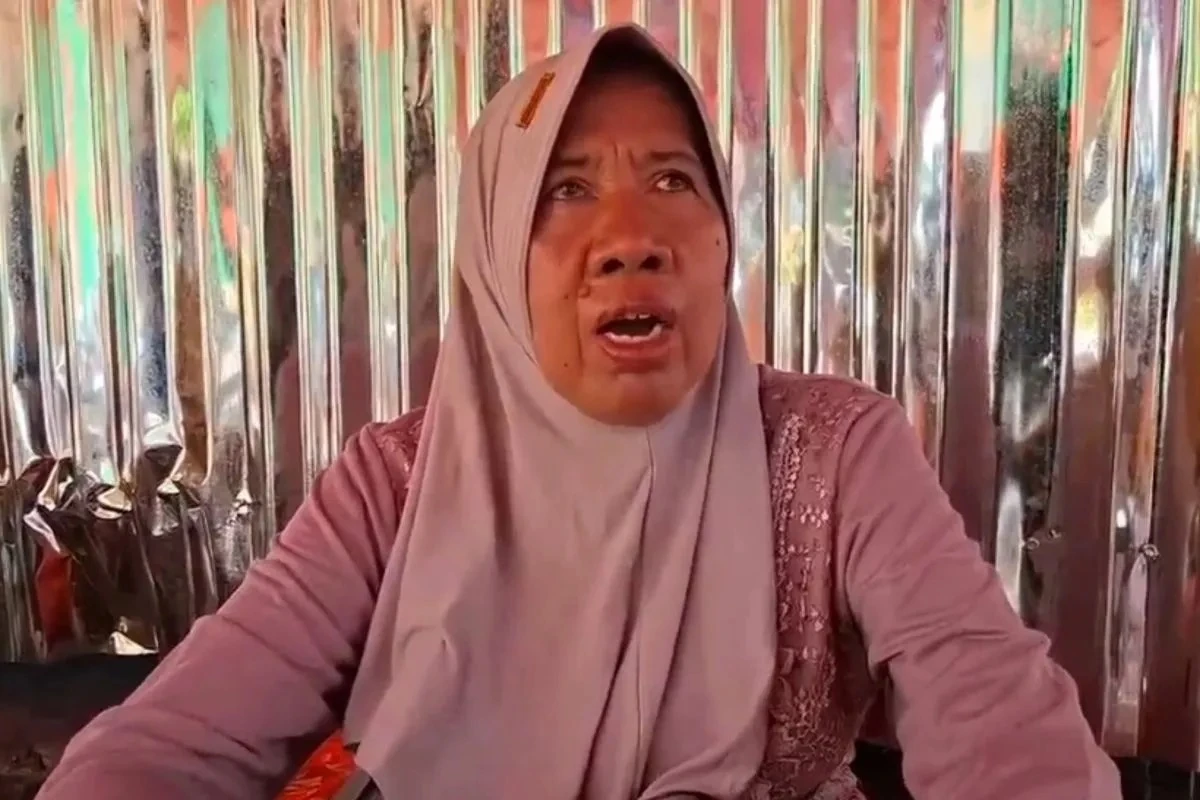 Pedagang Pasar Induk Kramat Jati: Lapak Sementara Tak Layak