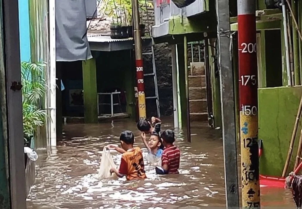 Tiga RT di Jakarta Masih Terendam Banjir, Selasa (13/1) Petang