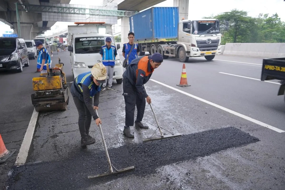 Jasamarga Pastikan Terus Inspeksi Jalan Berlubang di Jalan Tol Jakarta - Cikampek