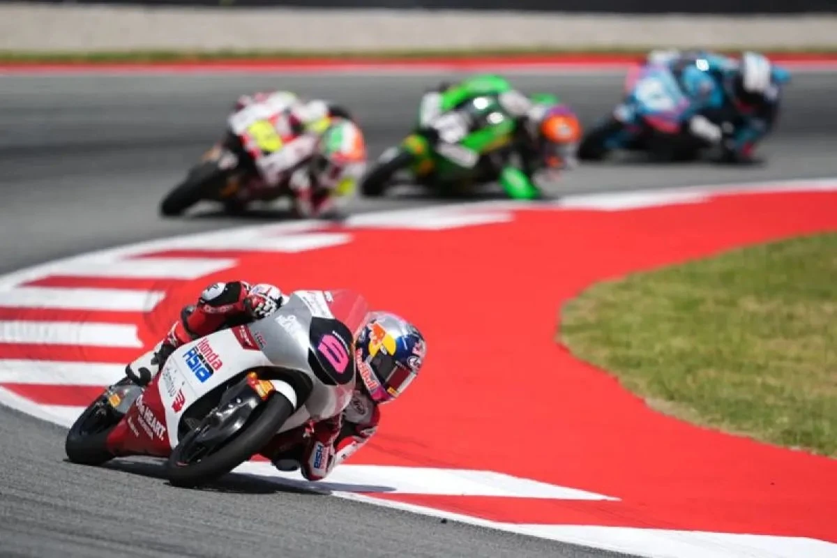 Veda Ega Gagal Finis di Moto3 Belanda 2026, Quiles Menang dan Makin Kokoh di Puncak