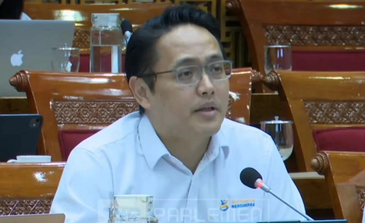Kemendiktisaintek Bebaskan UKT 2 Semester Mahasiswa Terdampak Banjir Sumatra