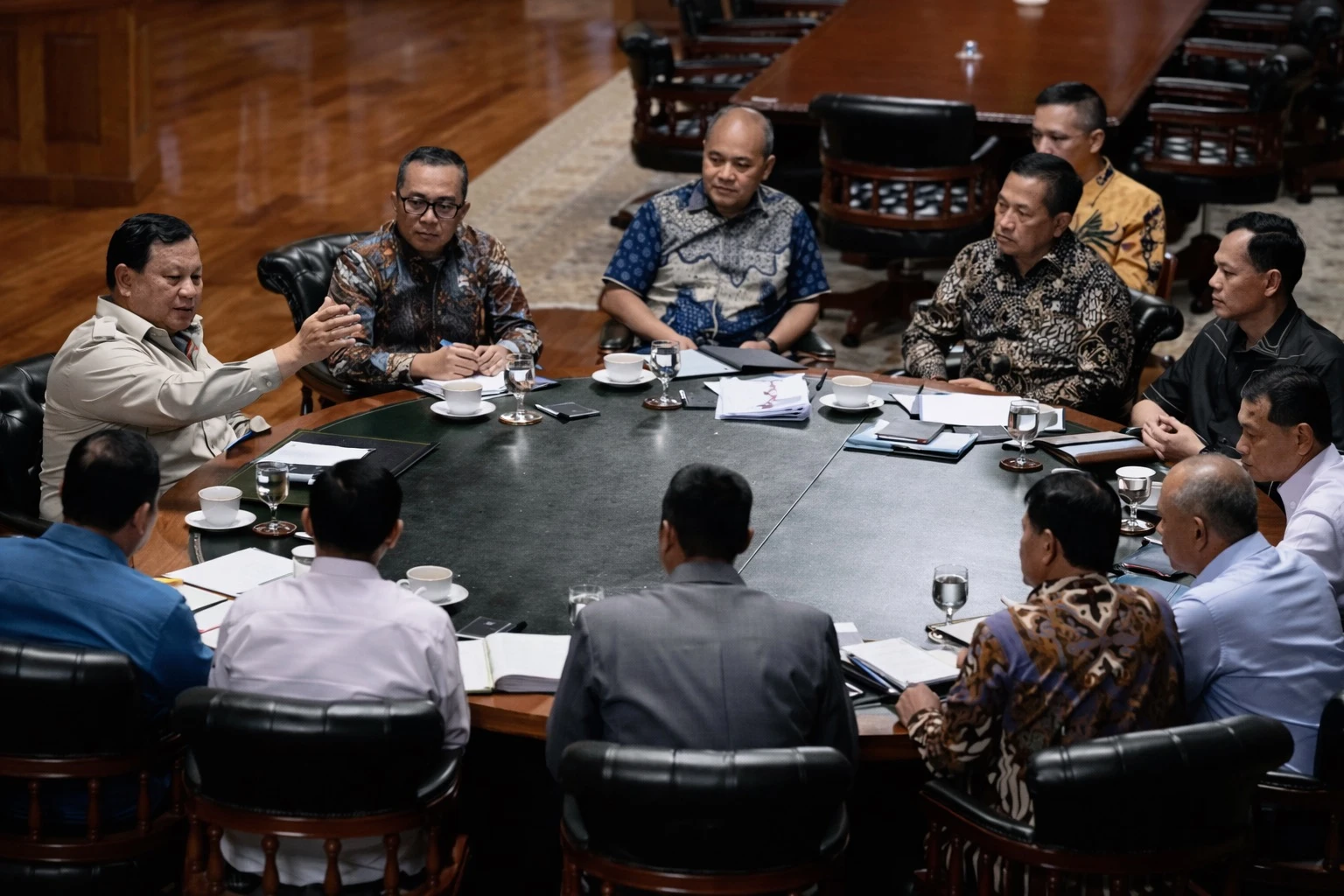 Rapat terbatas di Hambalang