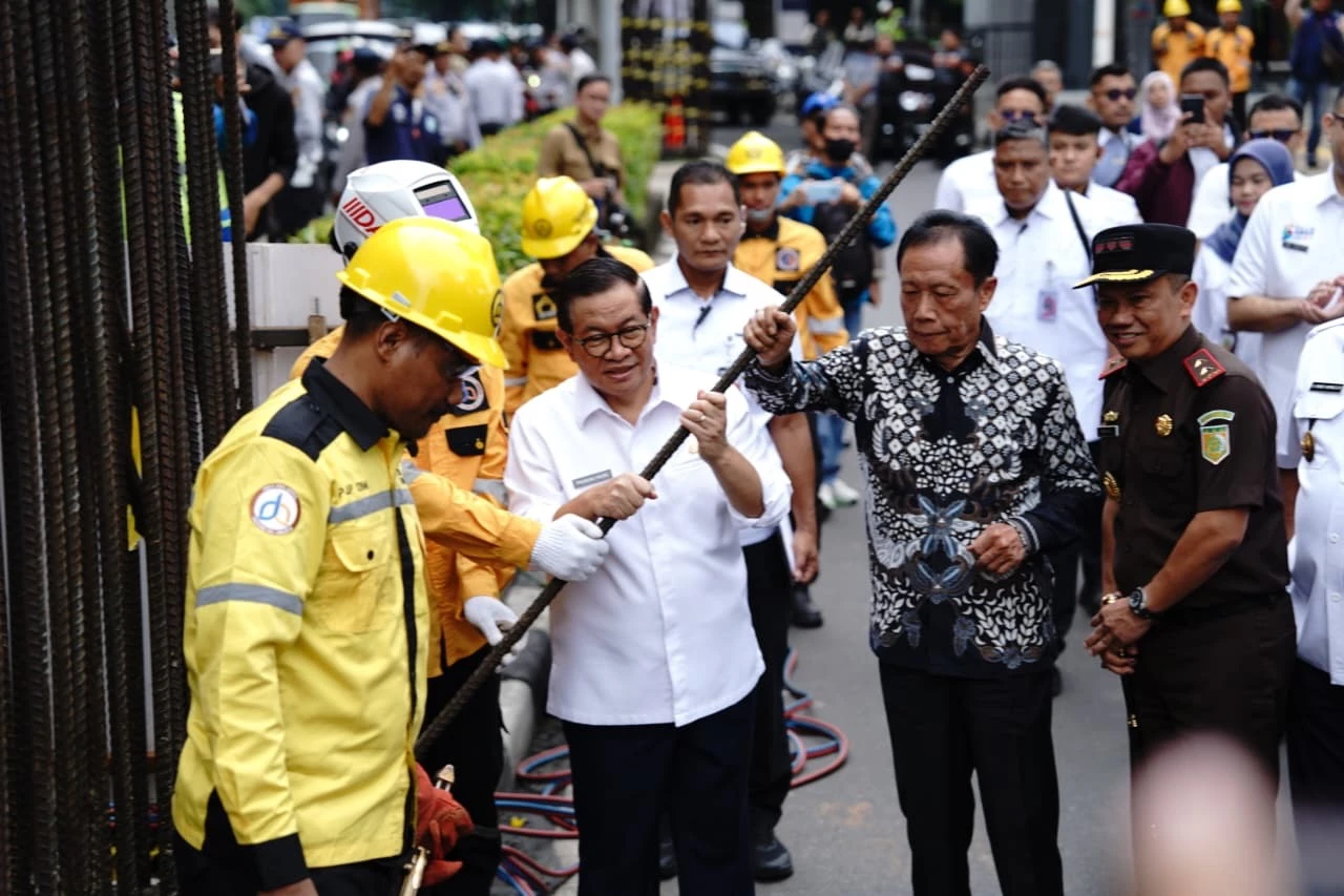 Sutiyoso Lega Tiang Monorel Mangkrak Akhirnya Dibongkar