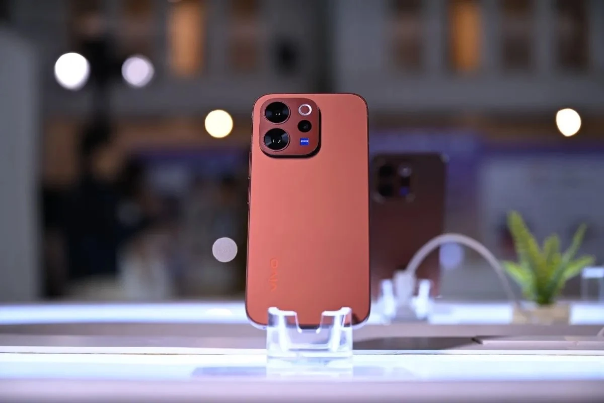 Bocoran Vivo V80, Bawa Baterai 7.200 mAh dan Kamera AI dengan 30 Efek