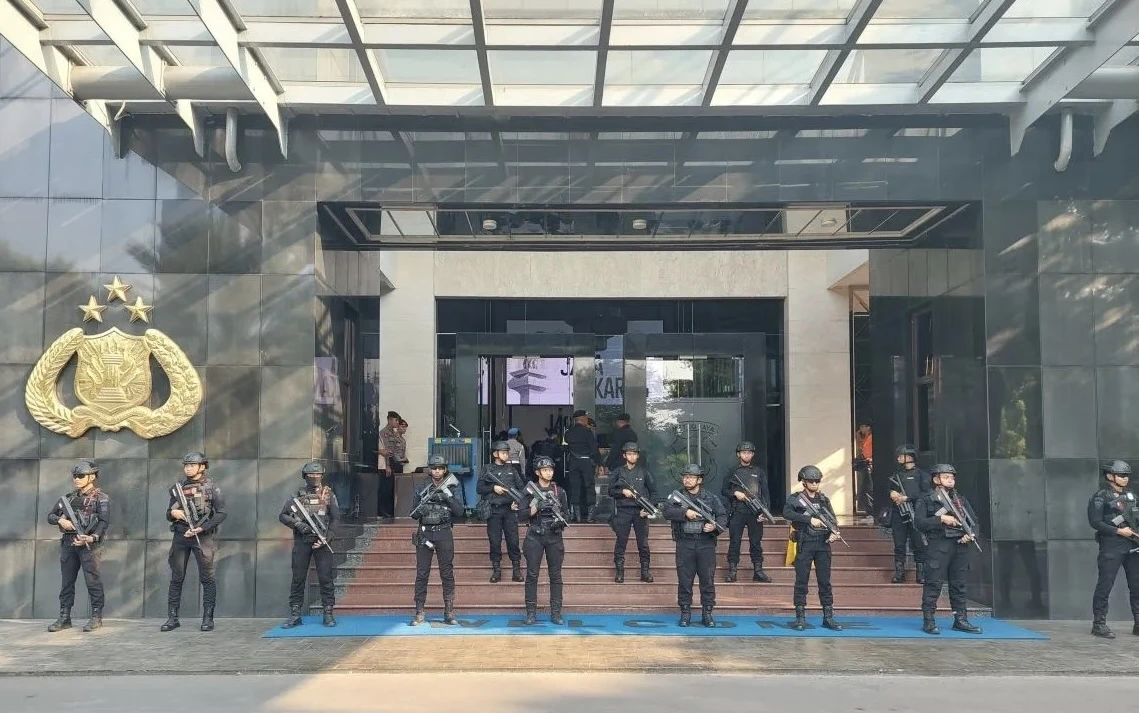 Brimob Bersenjata Jaga Polda Metro Jelang Rilis Kasus Korupsi Besar