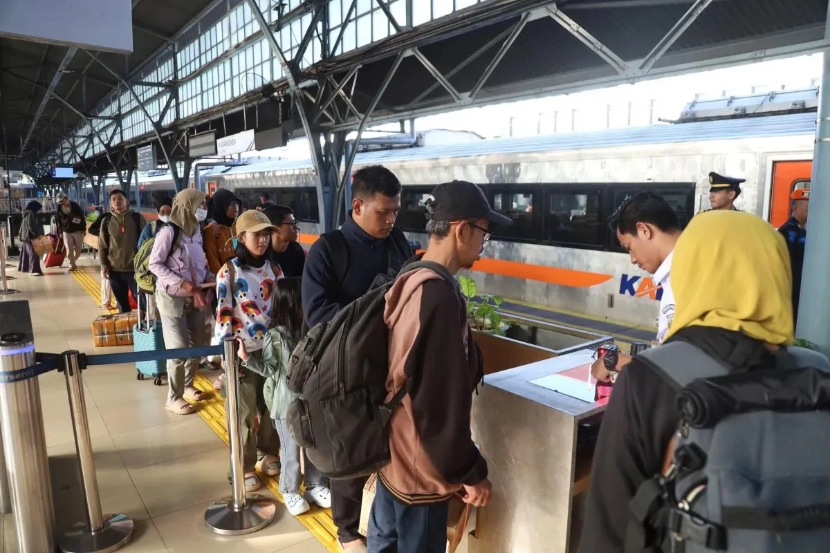 penumpang kereta api