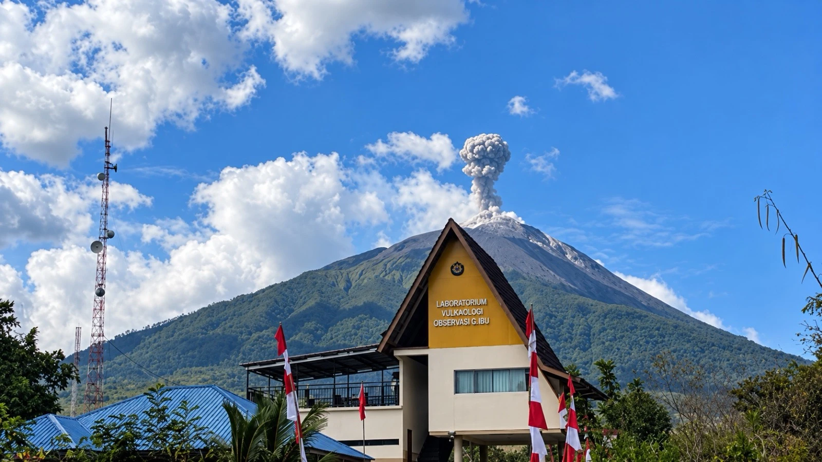 Gunung Ile Lewotolok di NTT Catat 5.350 Gempa Erupsi, Aktivitas Masih Tinggi