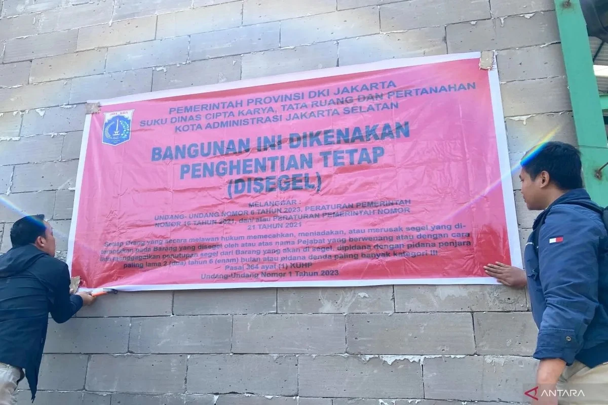 Penyegelan Lapangan padel