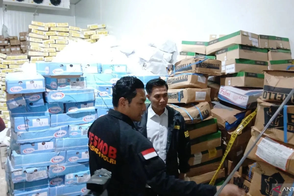 Bareskrim Temukan 14 Ton Daging Impor Kedaluawarsa yang Siap Diedarkan