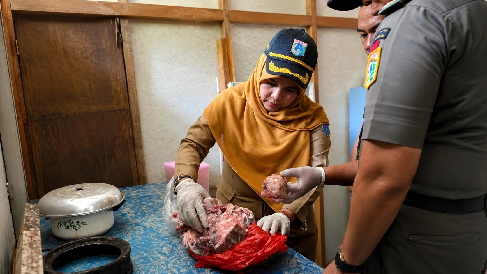 Uji Lab Indikasikan Lapo di Cengkareng Jual Daging Anjing