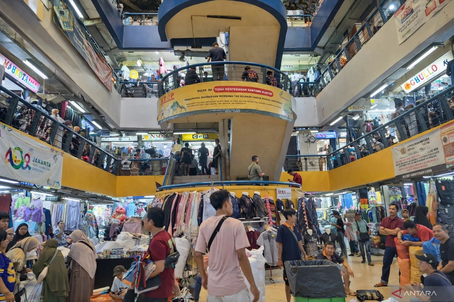 Puncak Keramaian Pasar Cipulir Sudah Terjadi Sebulan Sebelum Ramadan