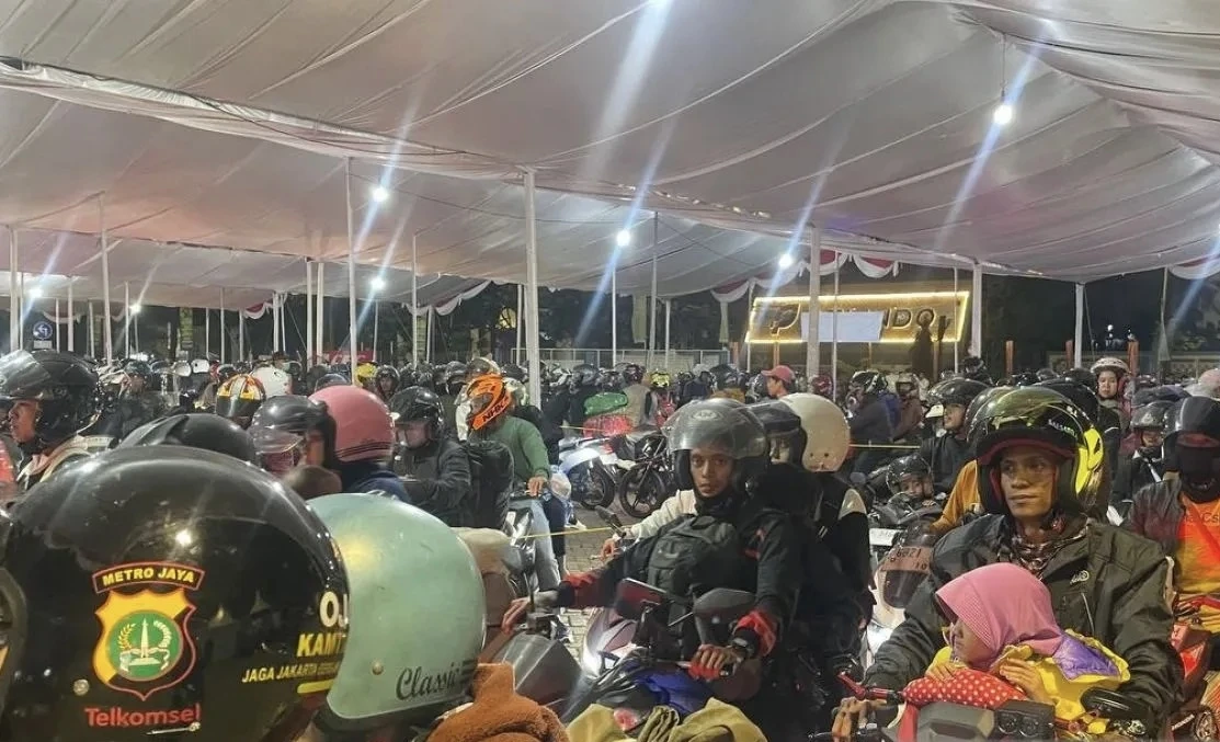 Jelang Puncak Arus Mudik, Ribuan Pemudik Padati Pelabuhan Ciwandan