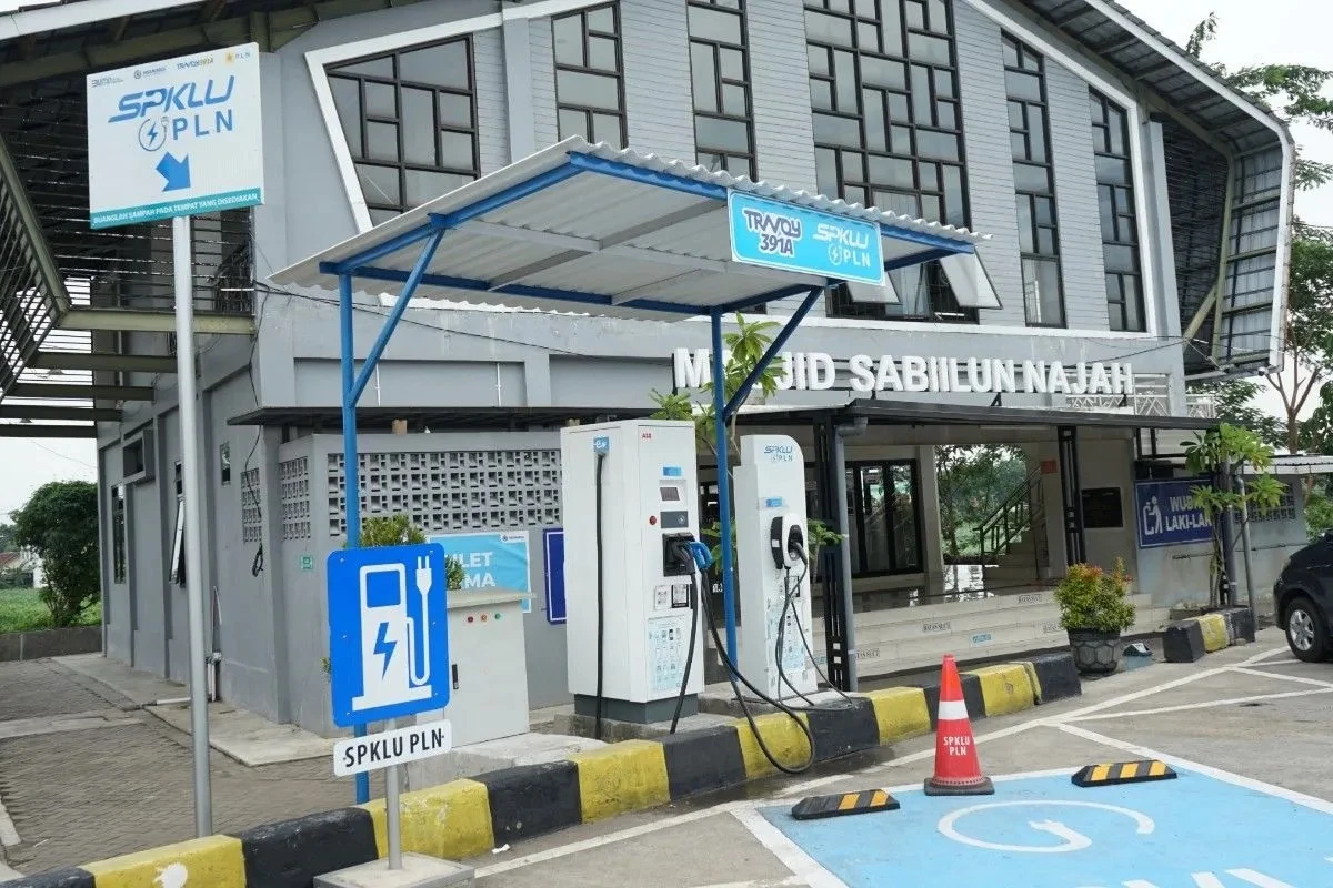 Kementerian PU – BUJT Sediakan 189 SPKLU di Rest Area Tol