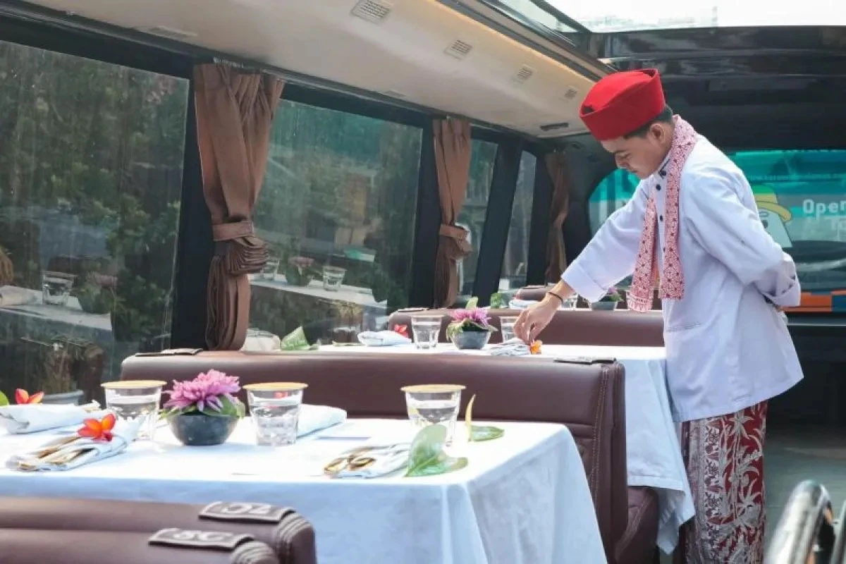 Wisata Kuliner di Atas Bus Hadir di Jakarta, Tarifnya Rp500 Ribu