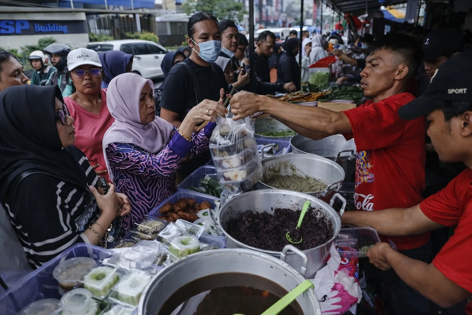 Bazar Takjil Ramadan Berpotensi Jadi Destinasi Ikonik Jakarta
