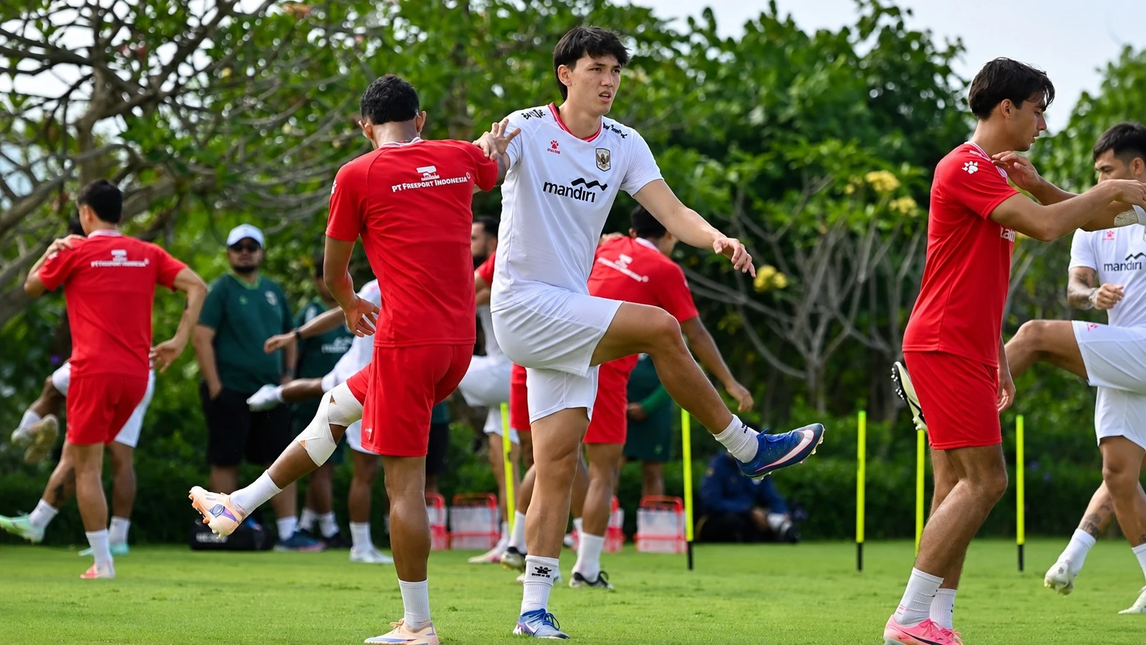 Profil Mitchell Baker, Striker 196 Cm yang Cetak Hattrick di Debutnya Bersama Garuda