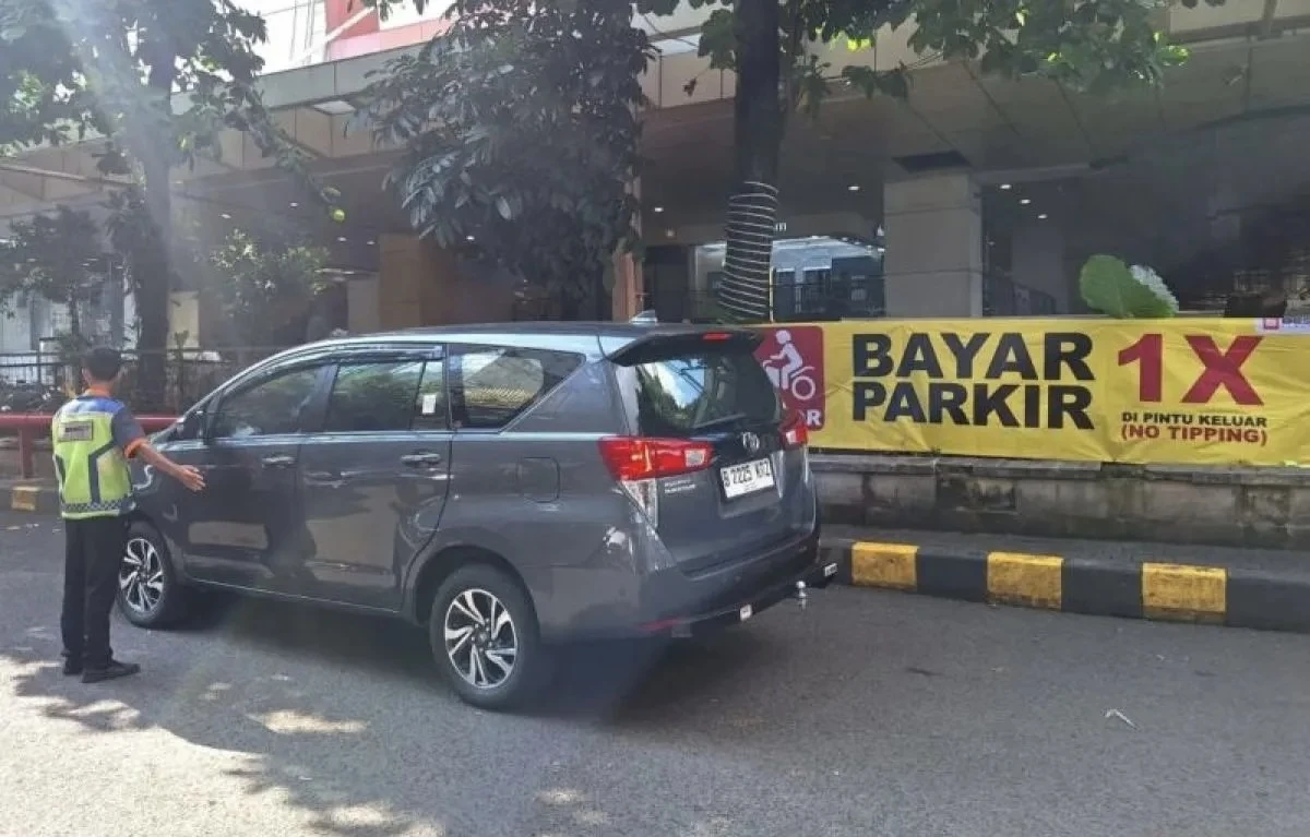 Setop Parkir Liar di Blok M, Pengunjung Diminta Tak Berikan Tip