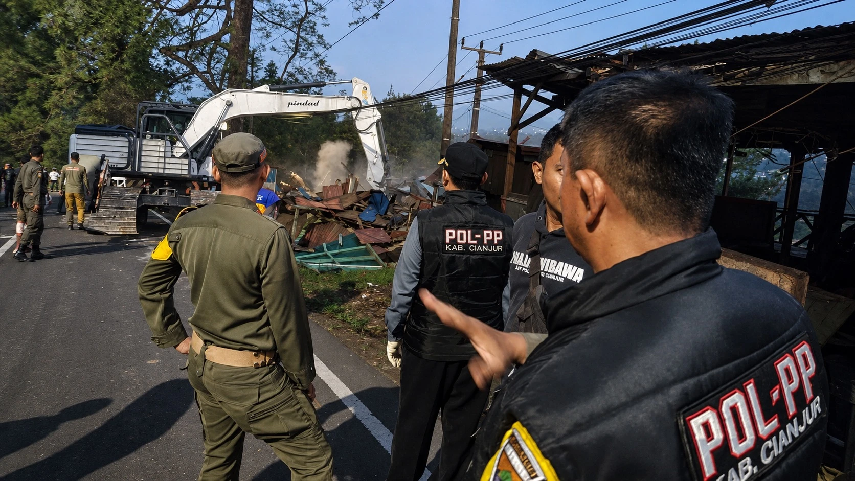 pembongkaran kios di puncak