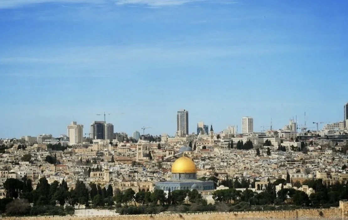 Pemukim Israel Paksa Masuk Masjid Al-Aqsa, Kibarkan Bendera Bintang Daud