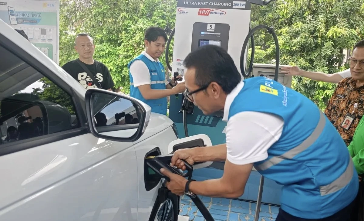Lewat Kebijakan Kendaraan Listrik, DKI Targetkan Emisi Turun 50% di 2030