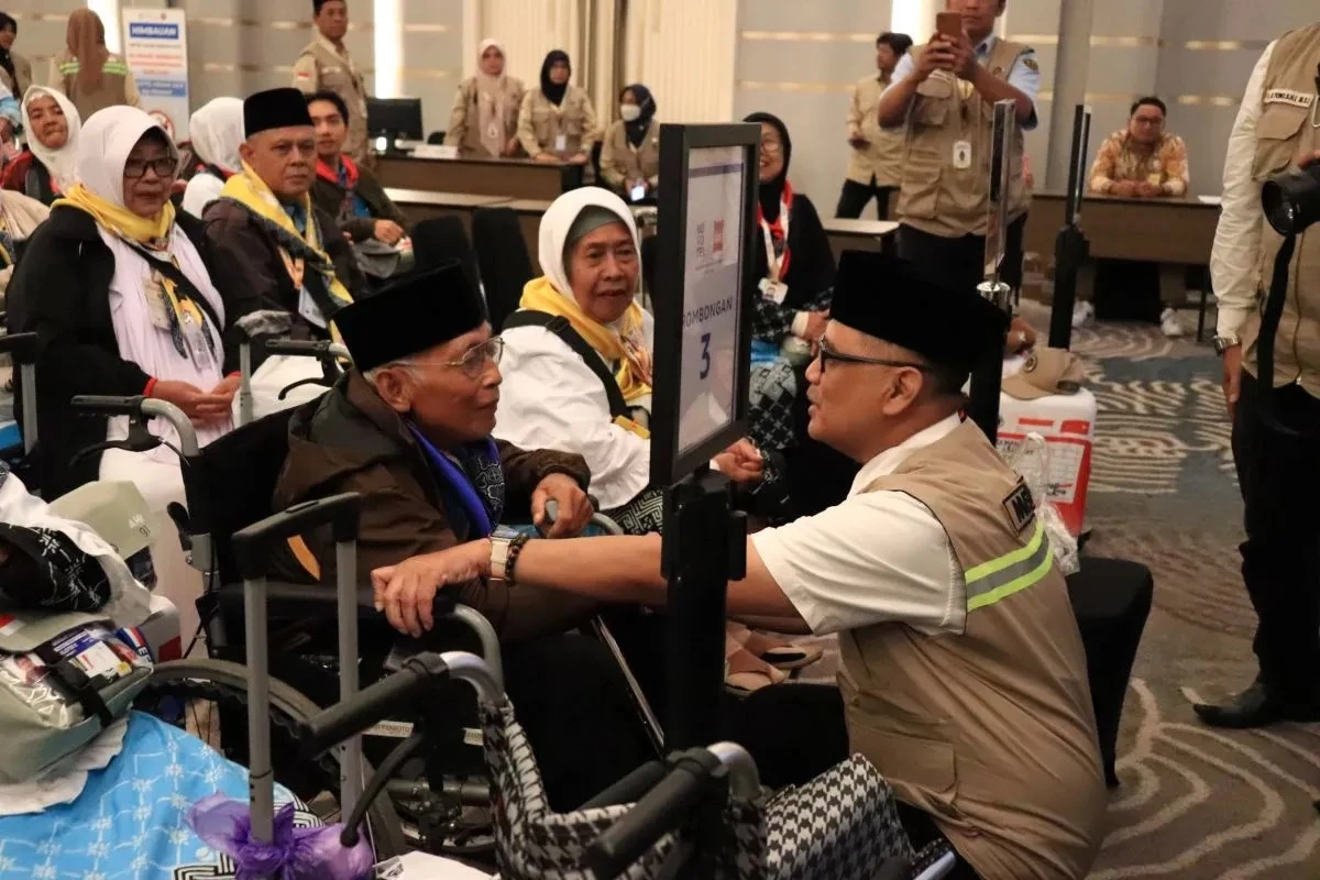 Menteri Haji dan Umrah Irfan Yusuf saat melepas 357 calon haji