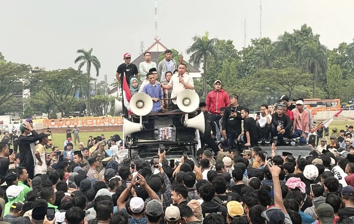 Ekonomi Warga Terpukul Penutupan Tambang, Bupati Bogor Desak Tambang Berizin Dibuka Lagi