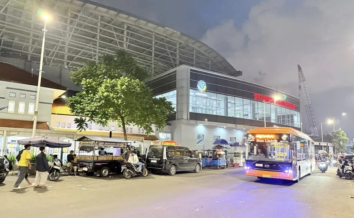 Suasana kawasan Stasiun Manggarai, Jakarta.
