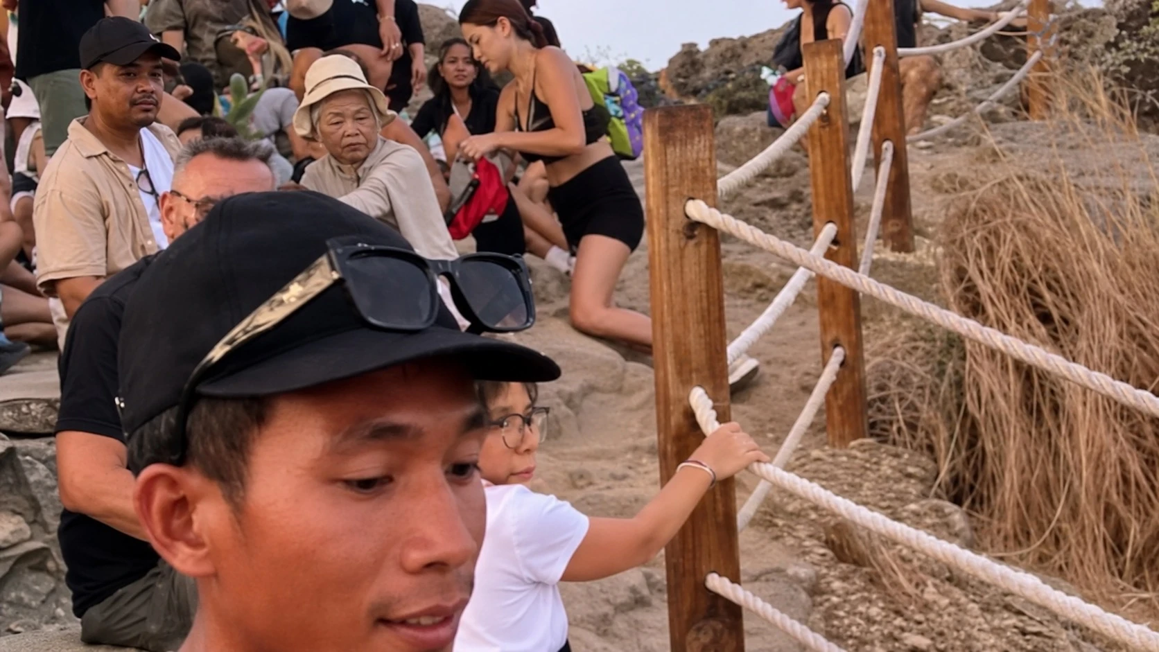 Wisatawan Pulau Padar, Labuan Bajo, NTT t