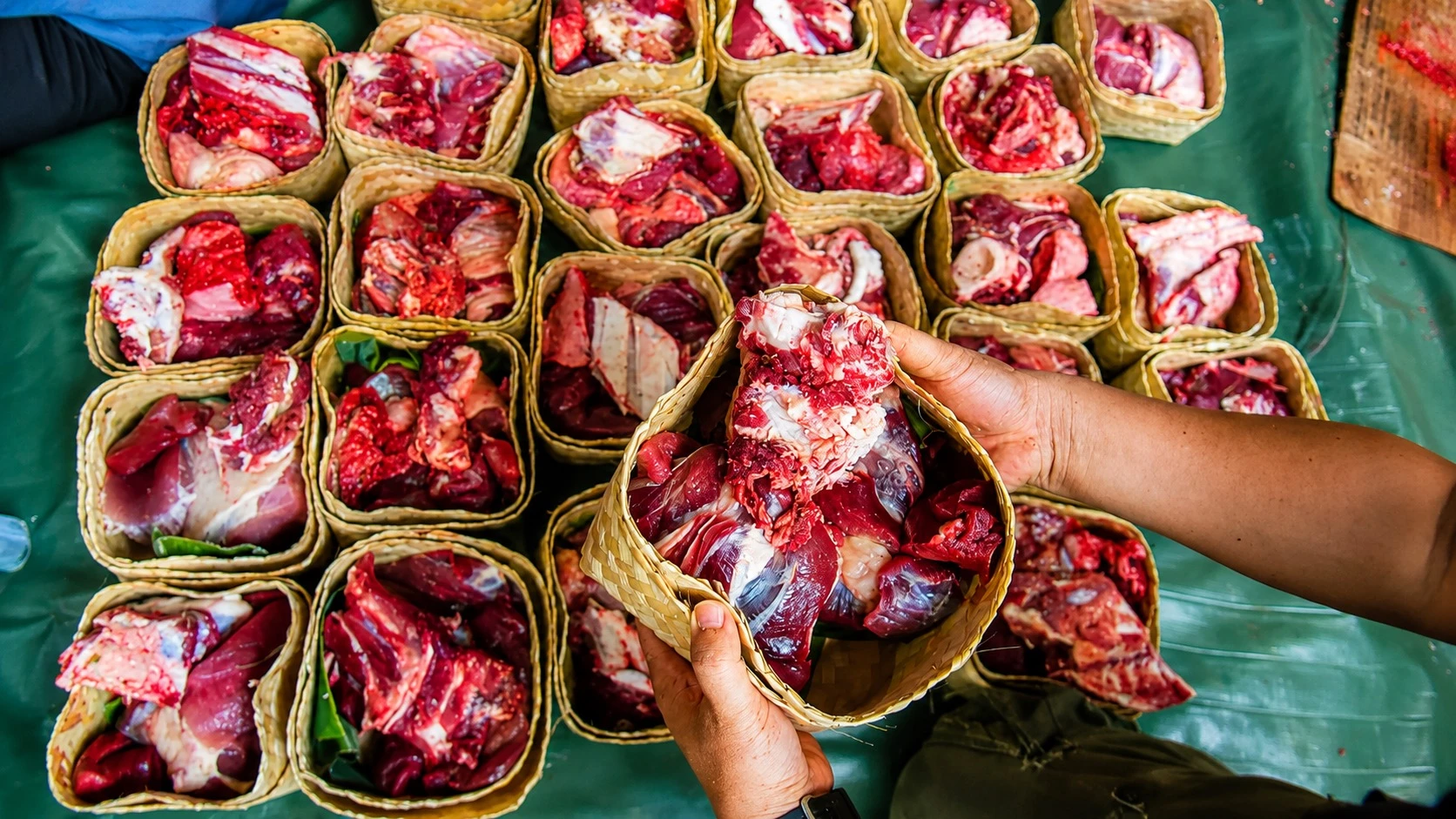 DKI Larang Gunakan Plastik untuk Daging Kurban, Ribuan Hewan Dipastikan Bebas Antraks