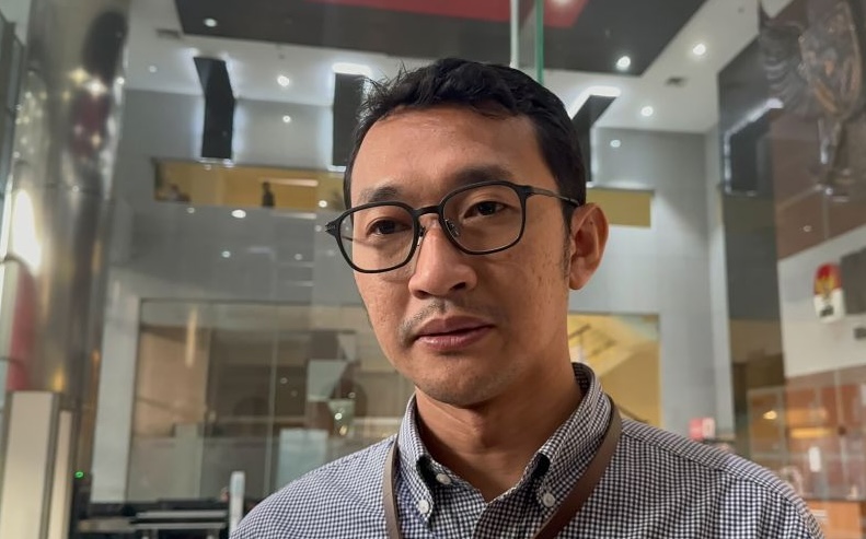 KPK Periksa Dua Tersangka Korupsi Dana CSR BI dan OJK