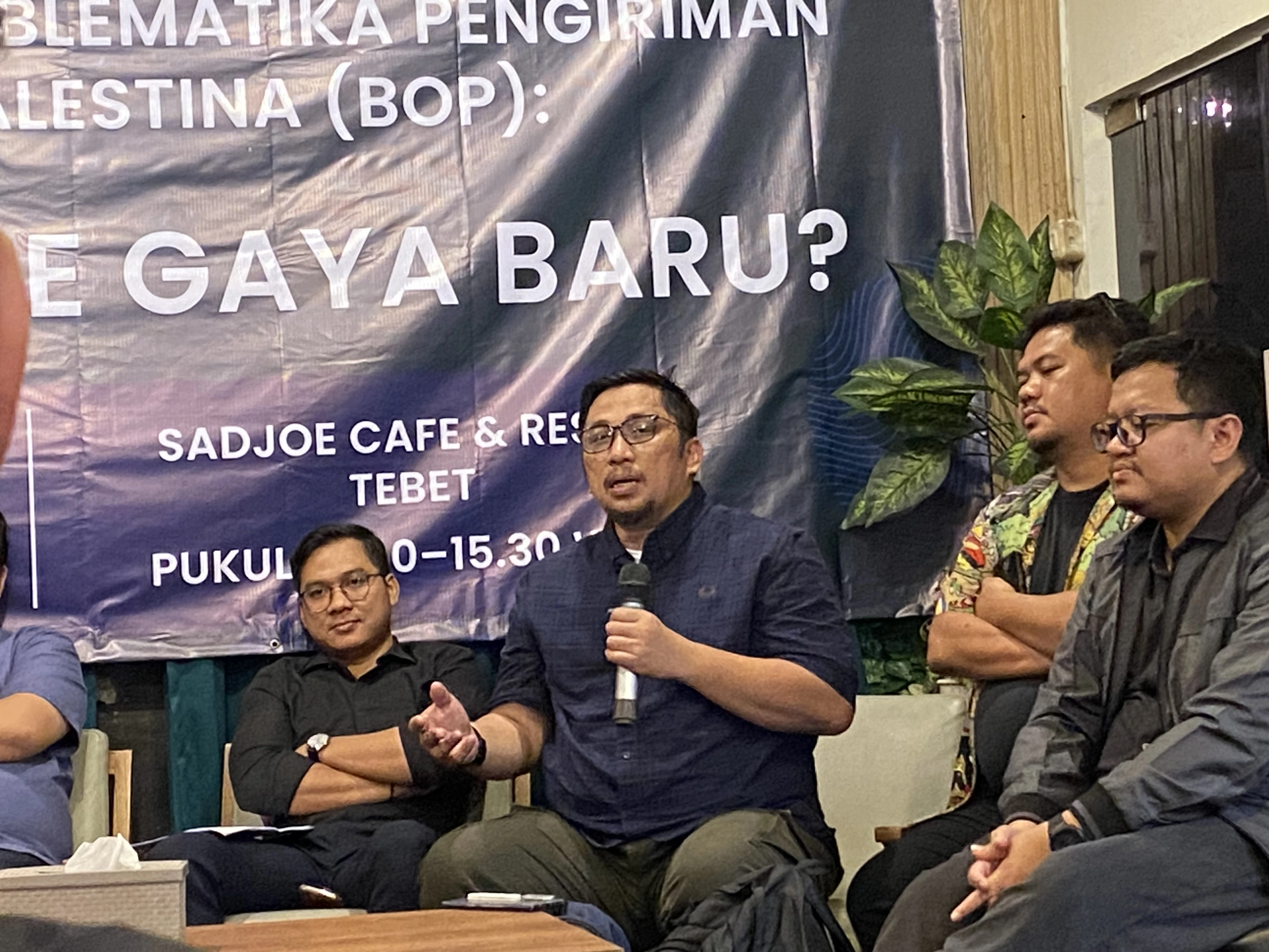Keluarga Feri Amsari Diteror Buzzer Lewat Doxing dan Ancaman Eksplisit