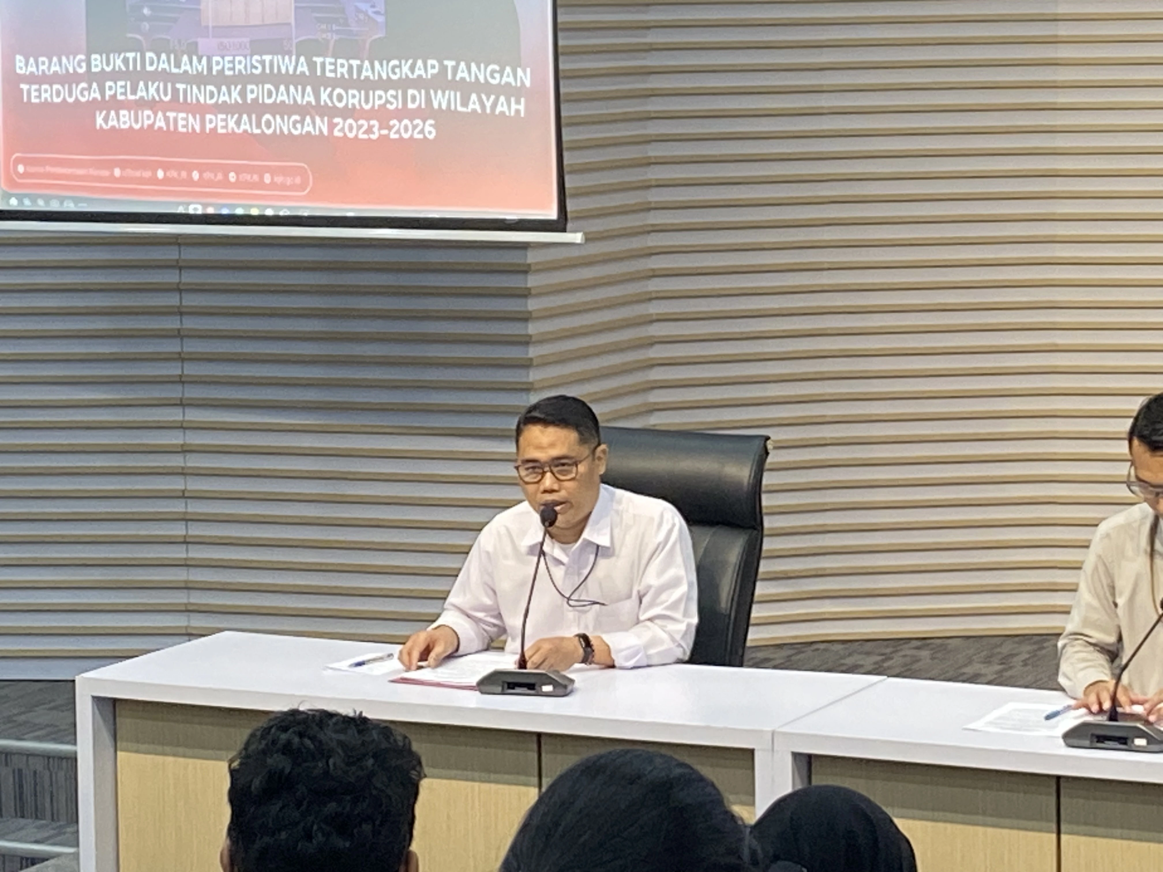 Bantah Pengakuan Bupati Pekalongan Bersama Gubernur Jateng, KPK: Sedang Antre di SPKLU