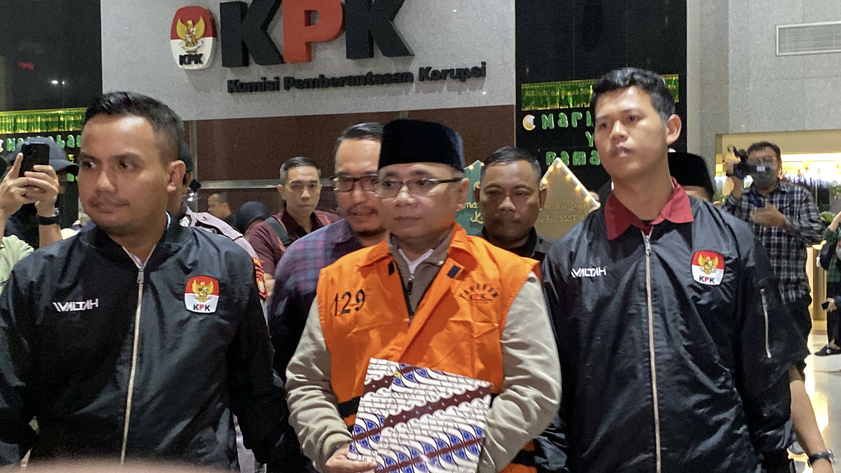 Yaqut Resmi Ditahan oleh KPK dalam Kasus Korupsi Kuota Haji