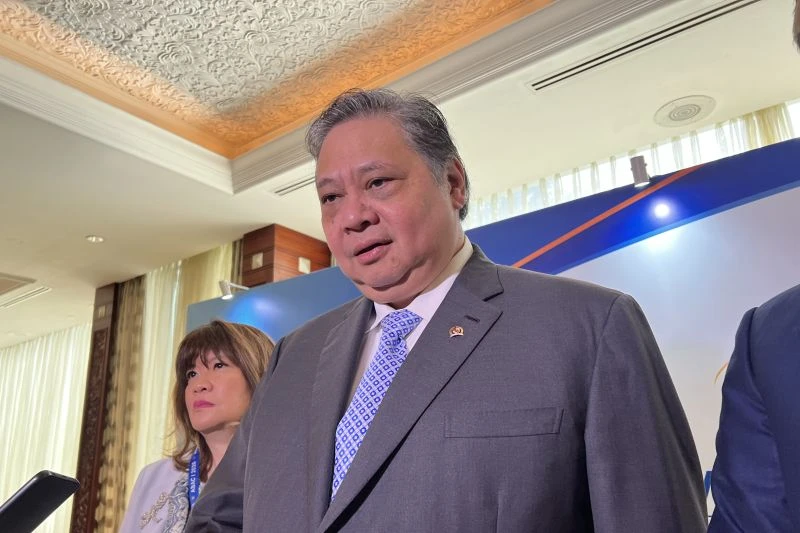 Menteri Koordinator Bidang Perekonomian Airlangga Hartarto , Moody's rating, perbankan