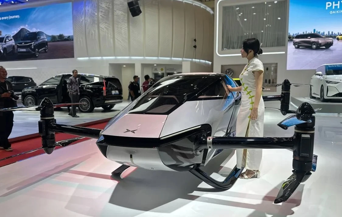 XPENG Pamer Robot Humanoid dan Mobil Terbang X2 di GIIAS 2026