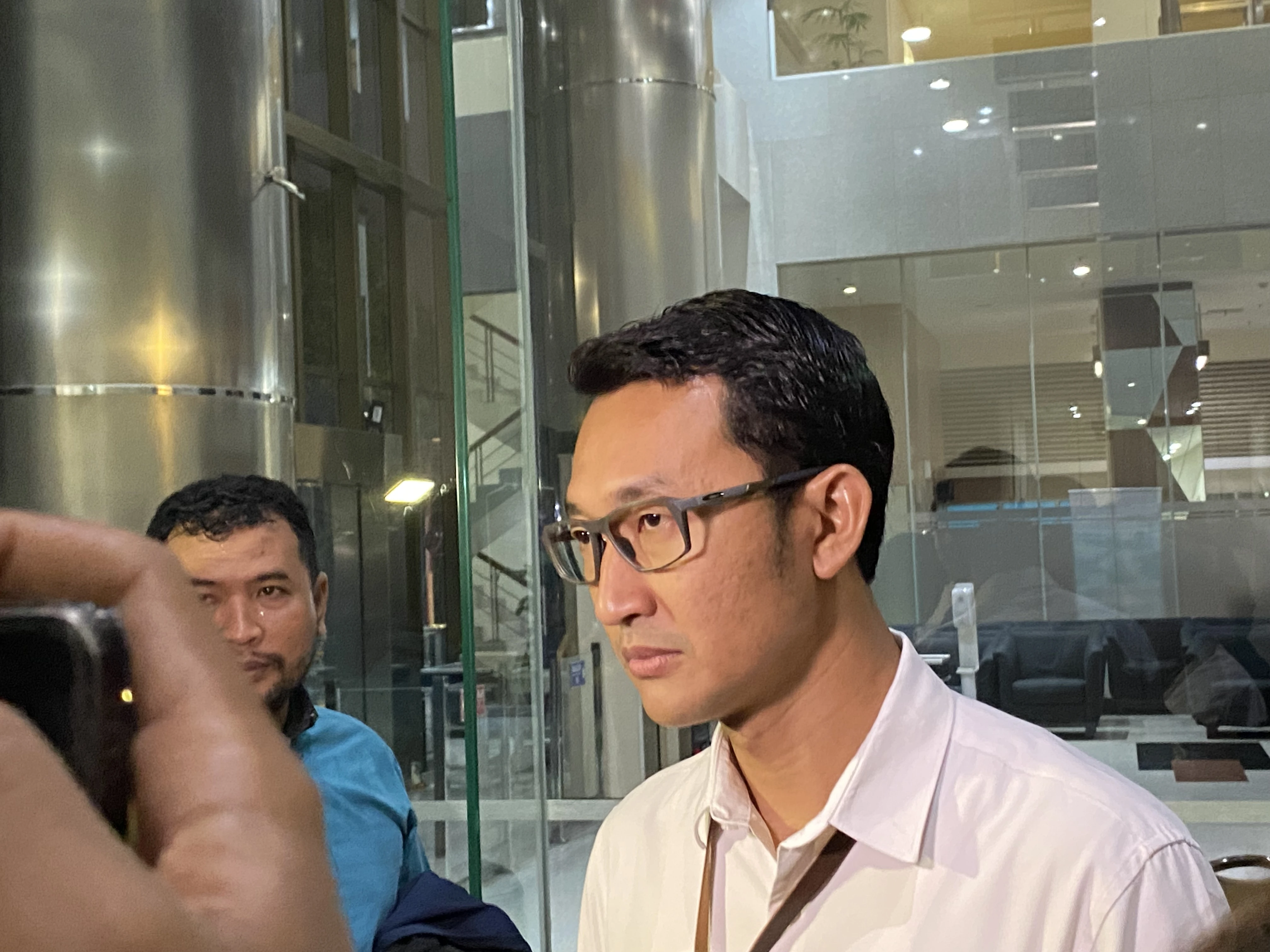 KPK Cecar Heri Black Soal Kontainer Berisi Sparepart Ilegal di Pelabuhan Tanjung Emas